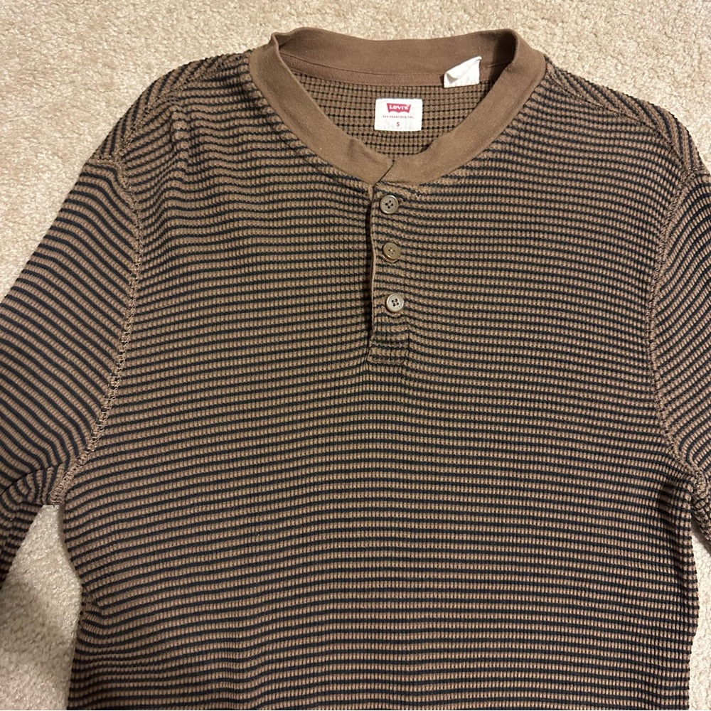 Levi Henley long sleeve